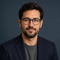 Author Lukas Brenner